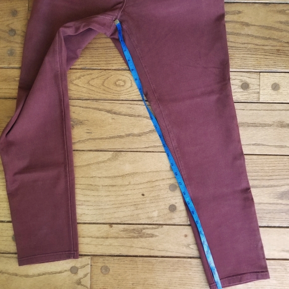 Nygard jeggings slims in burgundy size large 14/16 EUC - Picture 6 of 7